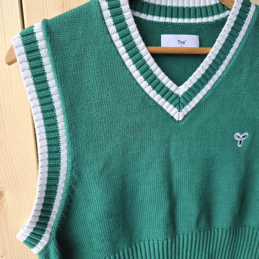 Aritzia TNA The Marcey Sweater Vest Green White Colorway V Neck Womens Medium - Picture 4 of 8